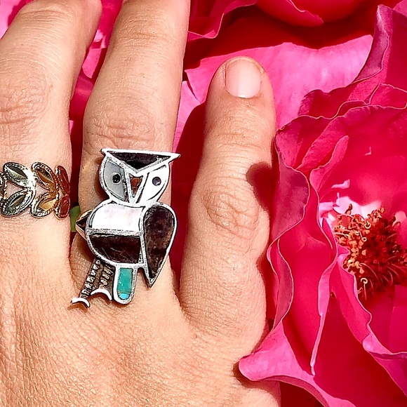 ⭐️💲SOLD💲⭐️ Vintage Sterling Silver & Stones Navajo Owl Ring - Picture 2 of 16